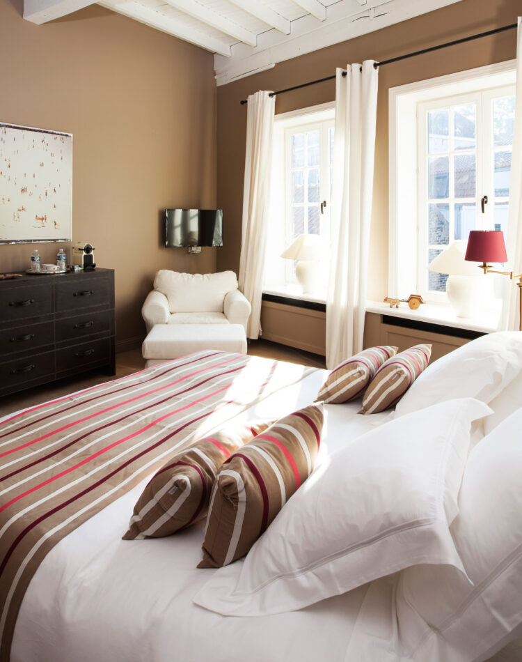 The Biarritz-room in bed and breakfast Maison Amodio in Bruges. Perfect for a cosy and relaxing stay!