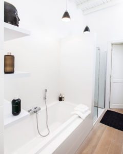 Salle de bains de la chambre Biarritz, Maison Amodio B&B chambre d'hôtes au coeur de Bruges